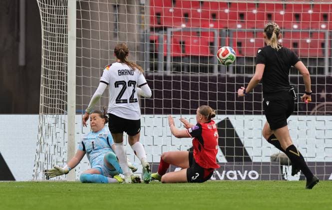 14 04 2026 Soccer womens soccer international World Cup qualifier qualifying match qualifying match for the 2027 World Cup Germany gg Austria Sportfoto Zink DaMa xdaxmax Jule Brand 22, Germany with shot on goal gg Mariella El Sherif 1, Austria Sarah Gutmann 3, Austria