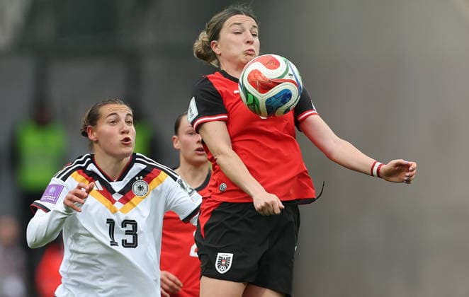 Carlotta Wamser - Barbara Dunst , WM Frauen Qualifikation , Deutschland-Österreich , Fußball , Frauen , in den Max Morlock Stadion, in Nürnberg , Bayern , Deutschland. April 14 , 2026 . Photo by: Davide Elias IPA Photo Pressefoto DENL Copyright: xDavidexEliasx