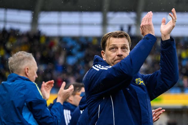 260414 Head coach Tony Gustavsson of Sweden ahead of the FIFA Women s World Cup Qualifier football match between Sweden and Denmark on April 14, 2026 in Gothenburg Photo Carl Sandin BILDBYRAN code CS CS0928 fotboll football soccer fotball vm kval kval fifa womens world cup qualifier qualifier sverige sweden danmark denmark dam bbeng women kvinner  Copyright: CARLxSANDIN BB260414CS008
