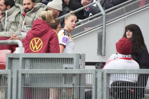 Giulia Gwinn Germany has to go to the dressing room injured Nuremberg 14 04 2026 Germany vs Austria, Max Morlock Stadium, Womens World Cup Qualification