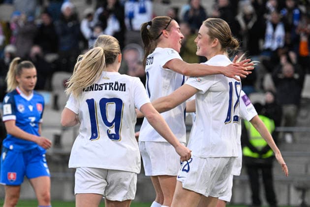 Finnish players celebrate the team s third goal by Paulina Nyström (18) during the UEFA Women s football World Cup League B Group B3 qualification match between Finland and Slovakia in Helsinki, Finland on April 14, 2026. - MARKKU ULANDER Helsinki Finland 5mFgG7VXjwU  Copyright: xMarkkuxUlanderx 5mFgG7VXjwU