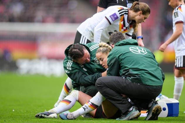 Womens soccer, FIFA Womens World Cup qualifier, 20260414, Germany Austria In the picture Injury, Giulia GWINN Germany, 7 Nuremberg Max Morlock Stadium Bavaria Germany Copyright: Passion2Press MarkusxFischerx