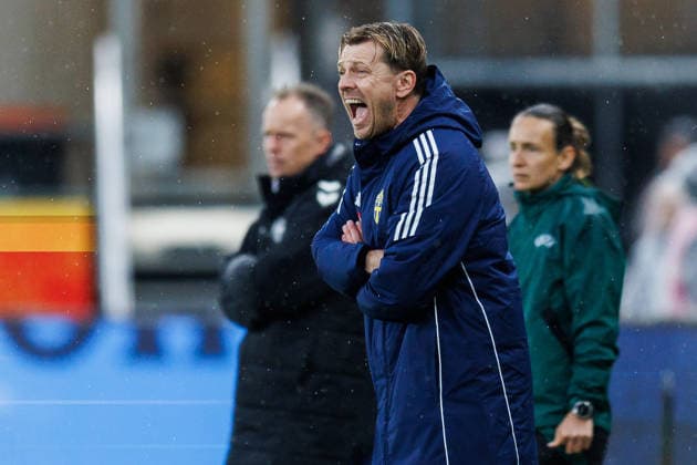 260414 Head coach Tony Gustavsson of Sweden during the FIFA Women s World Cup Qualifier football match between Sweden and Denmark on April 14, 2026 in Gothenburg Photo Michael Erichsen BILDBYRAN COP 89 CS0928 fotboll football soccer fotball vm kval kval fifa womens world cup qualifier qualifier sverige sweden danmark denmark dam bbeng women kvinner  Copyright: MICHAELxERICHSEN BB260414MI018