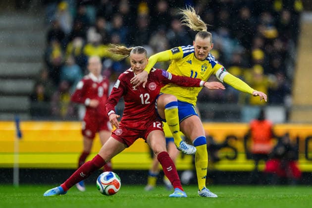 260414 Stine Sandbech of Denmark and Stina Blackstenius of Sweden during the FIFA Women s World Cup Qualifier football match between Sweden and Denmark on April 14, 2026 in Gothenburg Photo Mathias Bergeld BILDBYRAN kod MB CS0928 fotboll football soccer fotball vm kval kval fifa womens world cup qualifier qualifier sverige sweden danmark denmark dam bbeng women kvinner  Copyright: MATHIASxBERGELD BB260414MB026