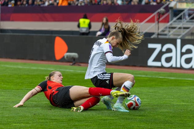 Germany Football World Cup Qualification Europe Women 2026, Matchday 3 Germany vs Austria Max Morlock Stadium Nuremberg Gutmann Sarah Womens National Team Austria, 3 in duel against Endemann Vivien German Womens National Team, 8 Copyright: xMichellexLukax