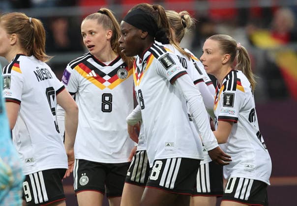 Vivien Endemann Torjubel 2-0 , WM Frauen Qualifikation , Deutschland-Österreich , Fußball , Frauen , in den Max Morlock Stadion, in Nürnberg , Bayern , Deutschland. April 14 , 2026 . Photo by: Davide Elias IPA Photo Pressefoto DENL Copyright: xDavidexEliasx