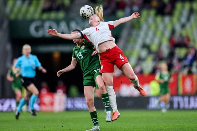 2027 FIFA Women s World Cup European Qualifiers, Polsat Plus Arena, Gdansk, Poland 14 4 2026 Poland vs Republic of Ireland WNT Ireland s Abbie Larkin in action with Poland s Paulina Dudek Abbie Larkin in action with Paulina Dudek 14 4 2026  Copyright: x INPHO RyanxByrnex RB1_5411