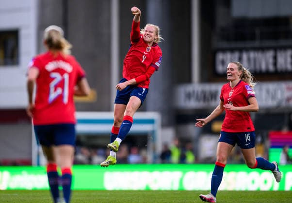 260414 Julie Blakstad of Norway celebrates after scoring 2 0 during the FIFA Women s World Cup Qualifier football match between Norway and Slovenia on April 14, 2026 in Lillestrom Photo Marius Simensen BILDBYRAN COP 238 VG0919 bbeng fotball soccer football fotboll fifa world cup qualifiers vm kvalifisering kvinner vm kvalik landskamp dam norge norway slovenien slovenia jubel  Copyright: MARIUSxSIMENSEN BB260414BB536