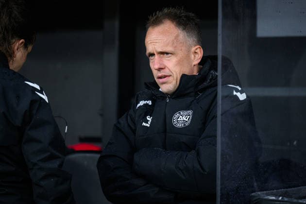 260414 Head coach Jakob Michelsen of Denmark during the FIFA Women s World Cup Qualifier football match between Sweden and Denmark on April 14, 2026 in Gothenburg Photo Carl Sandin BILDBYRAN code CS CS0928 fotboll football soccer fotball vm kval kval fifa womens world cup qualifier qualifier sverige sweden danmark denmark dam bbeng women kvinner  Copyright: CARLxSANDIN BB260414CS013