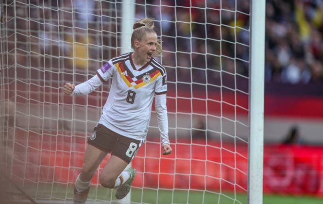 GER, Nuremberg, Germany vs. Austria, international match, football, FIFA, 2026 2027 season, World Cup qualification, Max Morlock Stadium, 3 matchday in picture Vivien Endemann Germany Women 8 , goal, jubilation and joy, emotions, 2 0 DFB DFL REGULATIONS PROHIBIT ANY USE OF PHOTOGRAPHS AS IMAGE SEQUENCES AND OR QUASI VIDEO, 14 04 2026 Copyright: HMBxMedia HendrikxHamelau