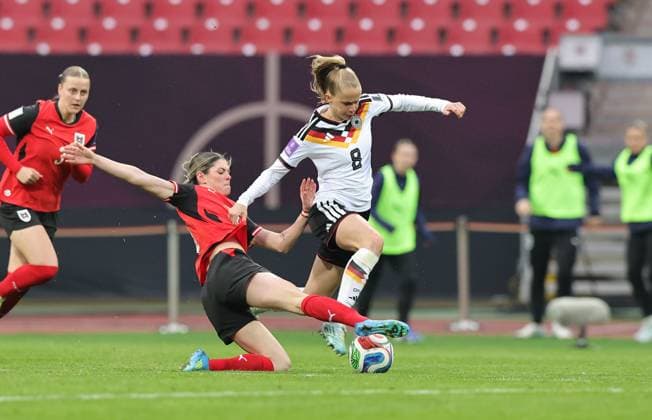 14 04 2026 Soccer womens soccer international World Cup qualifier qualifier qualifier for the 2027 World Cup Germany gg Austria Sportfoto Zink DaMa xdaxmax Eileen Campbell 10, Austria Vivien Endemann 8, Germany