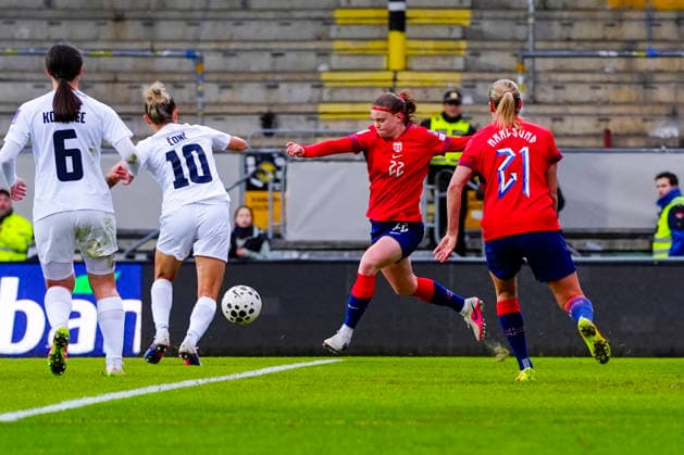 Women s international football match Norway Slovenia Lillestrom 20260414 Norway s Signe Gaupset in the Women s World Cup qualifying match between Norway and Slovenia at Arasen Stadium Photo Lise Aserud NTB Lillestrom Norway EDITORIAL USE ONLY RESTRICTED USE FOR BETTING COMPANIES  Copyright: xLisexAserudx xNTBx