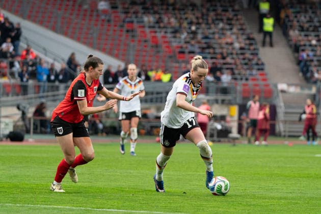 NUREMBERG, GERMANY - APRIL 14: Franziska Kett (17 Germany) during the FIFA Women s World Cup Qualification match between Germany and Austria at Max-Morlock-Stadion on April 14, 2026 in Nuremberg, Germany. (Photo by Qianru Zhang Press Photo) Copyright: xQianruxZhang SPPx Sportspressphoto_SPR129192