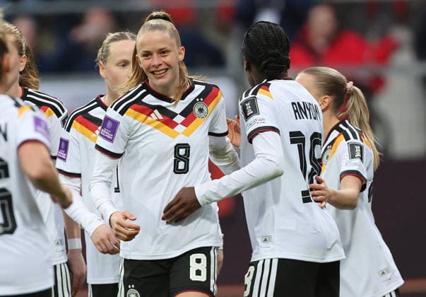 Vivien Endemann Torjubel 2-0 , WM Frauen Qualifikation , Deutschland-Österreich , Fußball , Frauen , in den Max Morlock Stadion, in Nürnberg , Bayern , Deutschland. April 14 , 2026 . Photo by: Davide Elias IPA Photo Pressefoto DENL Copyright: xDavidexEliasx