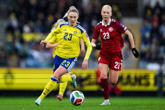 260414 Rebecka Blomqvist of Sweden and Sofie Svava of Denmark during the FIFA Women s World Cup Qualifier football match between Sweden and Denmark on April 14, 2026 in Gothenburg Photo Mathias Bergeld BILDBYRAN kod MB CS0928 fotboll football soccer fotball vm kval kval fifa womens world cup qualifier qualifier sverige sweden danmark denmark dam bbeng women kvinner  Copyright: MATHIASxBERGELD BB260414MB029