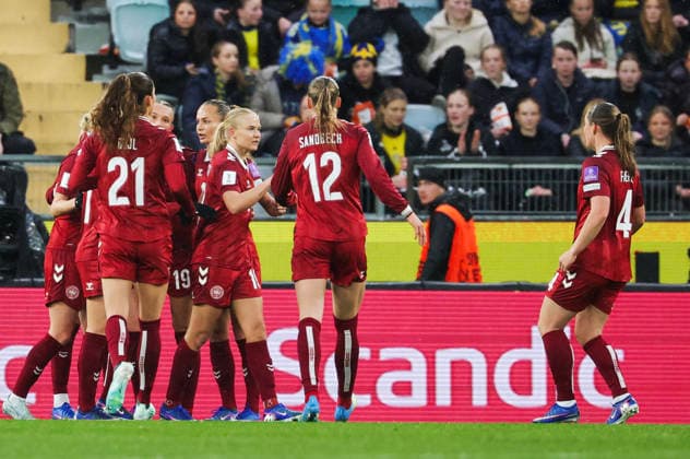 GOTHENBURG, SWEDEN 20260414 Denmarks Pernille Harder 10 cheers with her teammates after she equalized, 1-1, during Tuesdays World Cup qualifying soccer match between Sweden and Denmark at Gamla Ullevi in Gothenburg GOTHENBURG SWEDEN x9200x  Copyright: xAdamxIhse TTx VM-KVAL SVERIGE-DANMARK