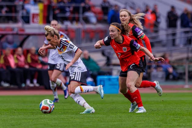 Nuremberg, Germany March 14, 2026 Womens World Cup qualification Germany vs. Austria Pictured from left in duel Linda Dallmann GER and Sarah Puntigam AUT DFB regulations prohibit any use of photographs as image sequences and or quasi video Max Morlock Stadion Bayern Copyright: xFotostandx xSchäferx