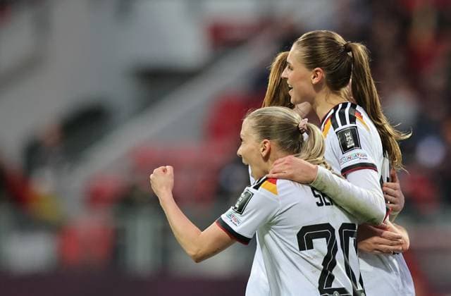 14 04 2026 Soccer womens soccer international match World Cup qualifier qualifying match qualifying match for the World Cup 2027 Germany gg Austria Sportfoto Zink DaMa xdaxmax jubilation joy goal celebration after goal to 4 0 Elisa Senß Senss 20, Germany Jule Brand 22, Germany cheers happy goal scorer Jule Brand 22, Germany