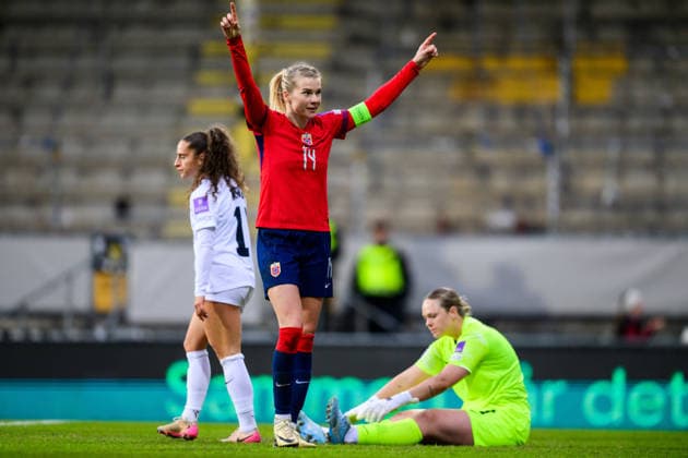 260414 Ada Hegerberg of Norway celebrates after scoring 5 0 during the FIFA Women s World Cup Qualifier football match between Norway and Slovenia on April 14, 2026 in Lillestrom Photo Marius Simensen BILDBYRAN COP 238 VG0919 bbeng fotball soccer football fotboll fifa world cup qualifiers vm kvalifisering kvinner vm kvalik landskamp dam norge norway slovenien slovenia jubel  Copyright: MARIUSxSIMENSEN BB260414BB604