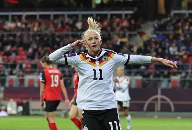 14 04 2026 Soccer womens soccer international World Cup qualifier qualifying match qualifying match for the 2027 World Cup Germany gg Austria Sportfoto Zink DaMa xdaxmax jubilation joy goal celebration after goal to 5 1 Lea Schüller Schueller 11, Germany cheers happy goal scorer Lea Schüller Schueller 11, Germany