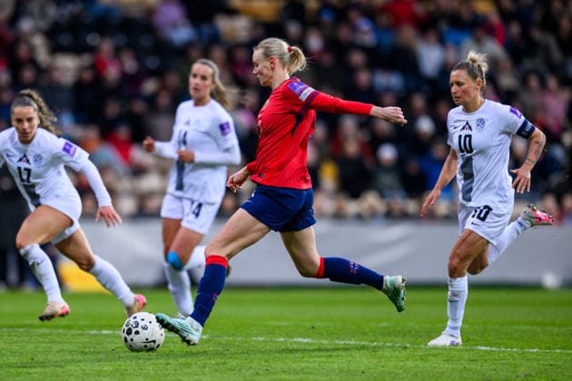 260414 Karina Saevik of Norway scores 4 0 during the FIFA Women s World Cup Qualifier football match between Norway and Slovenia on April 14, 2026 in Lillestrom Photo Vegard Grott BILDBYRAN kod VG VG0919 bbeng fotball soccer football fotboll fifa world cup qualifiers vm kvalifisering kvinner vm kvalik landskamp dam norge norway slovenien slovenia  Copyright: VEGARDxGRoTT BB260414VG036