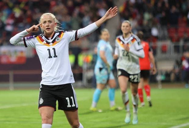 Lea Schüller Torjubel 5-0 . WM Frauen Qualifikation , Deutschland-Österreich , Fußball , Frauen , in den Max Morlock Stadion, in Nürnberg , Bayern , Deutschland. April 14 , 2026 . Photo by: Davide Elias IPA Photo Pressefoto DENL Copyright: xDavidexEliasx