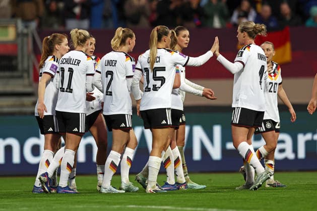 14 04 2026, xovx, Football Womens World Cup Qualification, Germany Austria cheering after the goal to 5 1 by Lea Schüller Germany, 2 v l Nuremberg Max Morlock Stadium Bayern Germany DE