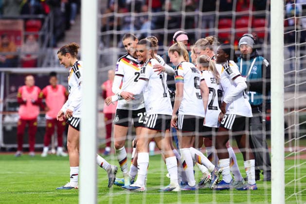 Sjoeke Nüsken 9, Germany and Team Germany goal for 3 0 in the match between Germany v Austria, Football, Women, Womens World Cup Qualification, 2025 2026, Matchday 3 on 14 04 2026 in Nuremberg, Max Morlock Stadion Bayern Germany