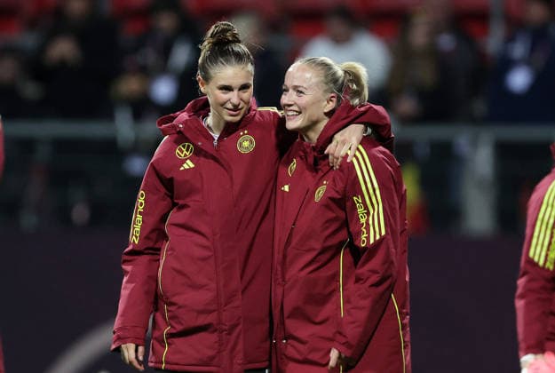 Jule Brandt - Lea Schüller , , DFB Jubel am Ende , WM Frauen Qualifikation , Deutschland-Österreich , Fußball , Frauen , in den Max Morlock Stadion, in Nürnberg , Bayern , Deutschland. April 14 , 2026 . Photo by: Davide Elias IPA Photo Pressefoto DENL Copyright: xDavidexEliasx