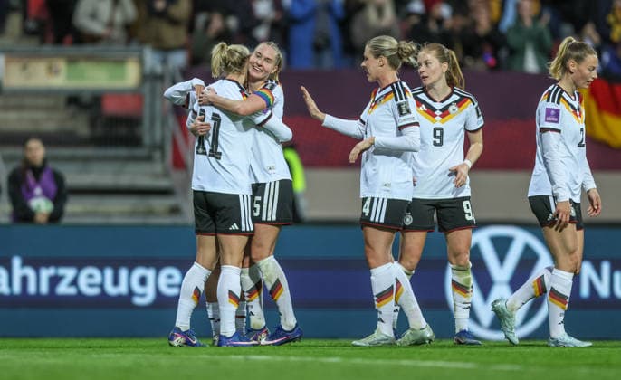 GER, Nuremberg, Germany vs. Austria, international match, football, FIFA, 2026 2027 season, World Cup qualification, Max Morlock Stadium, 3 matchday in picture Lea Schüller Germany Women 11 , 5 1, goal, jubilation and joy, emotions DFB DFL REGULATIONS PROHIBIT ANY USE OF PHOTOGRAPHS AS IMAGE SEQUENCES AND OR QUASI VIDEO, 14 04 2026 Copyright: HMBxMedia HendrikxHamelau