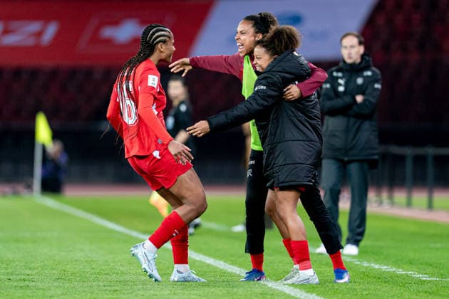 ZURICH, SWITZERLAND - APRIL 14: Aurelie Csillag (16 Switzerland), left, celebrating with team after scoring teams first goal during the UEFA Womens European Qualifiers for 2027 FIFA Womens World Cup match between Switzerland and Turkey at Letzigrund Stadium on April 14, 2026 in Zurich Switzerland. Copyright: xPriscilaxBütlerx xSPPx Sportspressphoto_SPR129217