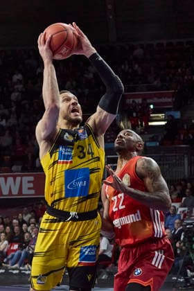 German Basketball Bundesliga BBL , FC Bayern Munich Basketball vs MHP RIESEN Ludwigsburg, Munich FC Bayern Basketball, Ludwigsburg MHP RIESEN, 2026 04 14 in Munich SAP Garden SCHILLING Gavin MHP RIESEN Ludwigsburg Center C Nr34 LUD34 , MIKE Isiaha FC Bayern Munich Basketball Power Forward PF Nr22 FCBB22 sportworld Munich SAP Garden Bayern Germany