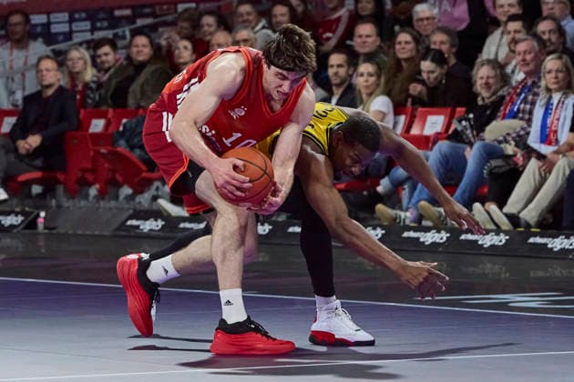 German Basketball Bundesliga BBL , FC Bayern Munich Basketball vs MHP RIESEN Ludwigsburg, Munich FC Bayern Basketball, Ludwigsburg MHP RIESEN, 2026 04 14 in Munich SAP Garden JESSUP Justinian FC Bayern Munich Basketball Shooting Guard SG Nr10 FCBB10 , HUGHES Elijah MHP RIESEN Ludwigsburg Small Forward SF Nr7 LUD7 sportworld Munich SAP Garden Bayern Germany