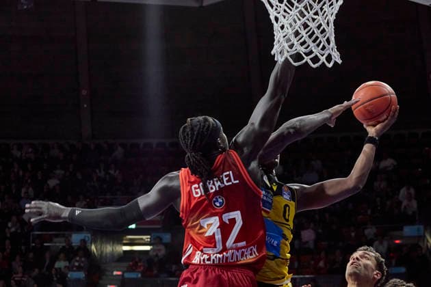 German Basketball Bundesliga BBL , FC Bayern Munich Basketball vs MHP RIESEN Ludwigsburg, Munich FC Bayern Basketball, Ludwigsburg MHP RIESEN, 2026 04 14 in Munich SAP Garden SANE Babacar MHP RIESEN Ludwigsburg Power Forward PF Nr0 LUD0 , GABRIEL Wenyen FC Bayern Munich Basketball Center C Nr32 FCBB32 sportworld Munich SAP Garden Bayern Germany