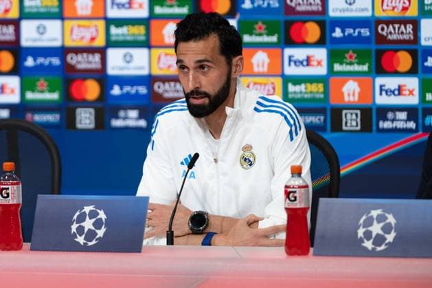 Ãlvaro Arbeloa coach, Real Madrid at the pre-match press conference, FC Bayern Muenchen vs Real Madrid, football, Champions League, quarter-final, 14 04 2026, Muenchen Bayern Germany Copyright: xkolbert-press MarkusxVerwimpx