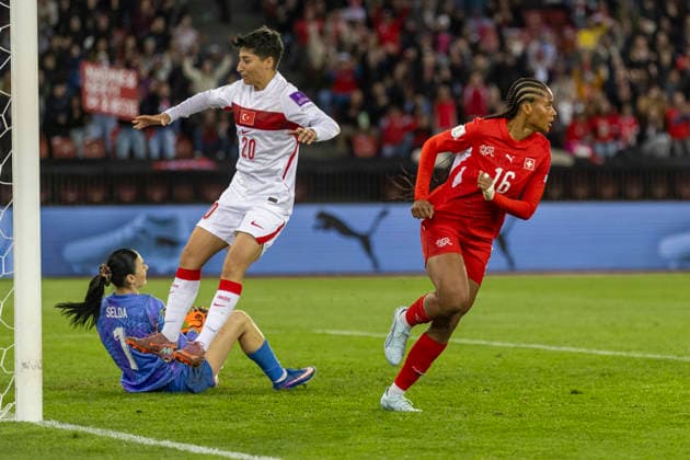 14 04 2026, Zurich, Letzigrund, European Qualifiers Women Switzerland Turkey, Aurelie Csillag of Switzerland celebrating her second goal Zurich Letzigrund Zurich Switzerland Copyright: xJustPictures.ch PascalxKesselmarkx jp-en-PaKe-_62B0918