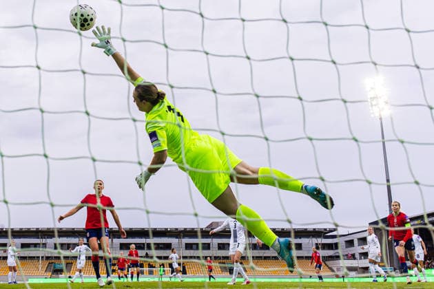 260414 Julie Blakstad of Norway scores the 2-0 goal behind goalkeeper Zala Mersnik of Slovenia during the FIFA Women s World Cup Qualifier football match between Norway and Slovenia on April 14, 2026 in Lillestrom. Photo: Marius Simensen BILDBYRAN COP 238 VG0919 bbeng dam FIFA World Cup, WM, Weltmeisterschaft, Fussball qualifiers football fotball fotboll landskamp norge norway slovenia slovenien soccer vm kvalik vm-kvalifisering kvinner *** 260414 Julie Blakstad of Norway scores the 2 0 goal behind goalkeeper Zala Mersnik of Slovenia during the FIFA Women s World Cup Qualifier football match between Norway and Slovenia on April 14, 2026 in Lillestrom Photo Marius Simensen BILDBYRAN COP 238 VG0919 bbeng dam fifa world cup qualifiers football fotball fotball landskamp norge norway slovenia slovenien soccer vm kvalik vm kvalifisering kvinner  Copyright: MARIUSxSIMENSEN BB260414BB728