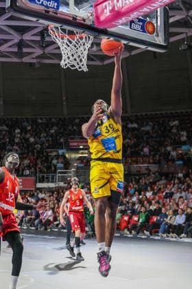 Maxwell Dongmo Temoka MHP Riesen Ludwigsburg, 39 with ball at the net, GER, FC Bayern Basketball vs MHP Riesen Ludwigsburg, Basketball, easycredit Basketball Bundesliga, Matchday 13, Season 2025 2026, 14 04 2026, GER, FC Bayern Basketball vs MHP Riesen Ludwigsburg, Basketball, easycredit Basketball Bundesliga, Matchday 13, Season 2025 2026, 14 04 2026 Muenchen Copyright: xEibner-Pressefoto JennixMaulx EP_JML