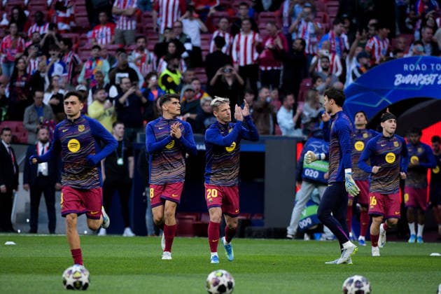 UEFA Champions League Quarter Finals Atletico Madrid v Barcelona Dani Olmo of FC Barcelona, Barca during the warm up of the UEFA Champions League Quarter Finals match Atletico Madrid vs Barcelona at Riyadh Air Metropolitano, Madrid, Spain on 14 April 2026 (Photo by Samuel Carreno News Images) Madrid Riyadh Air Metropolitano Madrid Spain Copyright: xSamuelxCarreno NewsxImagesx