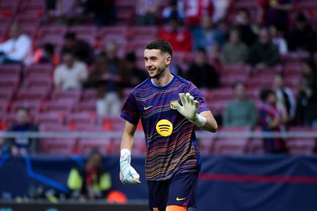 UEFA Champions League Quarter Finals Atletico Madrid v Barcelona Joan Garcia of FC Barcelona, Barca during the warm up of the UEFA Champions League Quarter Finals match Atletico Madrid vs Barcelona at Riyadh Air Metropolitano, Madrid, Spain on 14 April 2026 (Photo by Samuel Carreno News Images) Madrid Riyadh Air Metropolitano Madrid Spain Copyright: xSamuelxCarreno NewsxImagesx