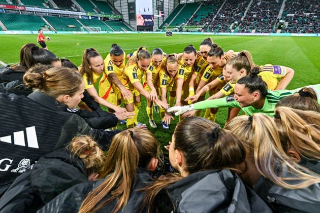 SOCCER WOMEN UEFA QUALIFIERS B4 MD3 SCOTLAND VS BELGIUM Team Belgium pictured before a women football game between the national teams of Scotland and Belgium , called the Red Flames , on the third match day in League B Group B4 in the league stage of the 2026-27 UEFA Women s European Qualifiers competition , on Tuesday 14 April 2026 in Edinburgh , Scotland . PHOTO SPORTPIX Stijn Audooren Edinburgh Easter Road Stadium Scotland  Copyright: xSportpix.bex xStijnxAudoorenxStijnxAudoorenx