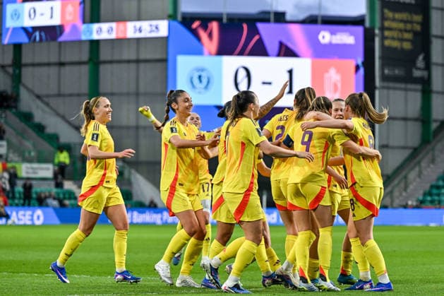 SOCCER WOMEN UEFA QUALIFIERS B4 MD3 SCOTLAND VS BELGIUM Sari Kees (2) of Belgium scores 0-1 and Belgium celebrate during a women football game between the national teams of Scotland and Belgium , called the Red Flames , on the third match day in League B Group B4 in the league stage of the 2026-27 UEFA Women s European Qualifiers competition , on Tuesday 14 April 2026 in Edinburgh , Scotland . PHOTO SPORTPIX Stijn Audooren Edinburgh Easter Road Stadium Scotland  Copyright: xSportpix.bex xStijnxAudoorenxStijnxAudoorenx
