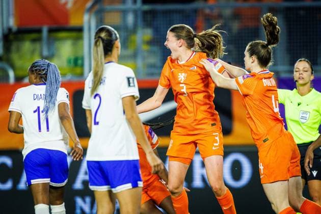 BREDA , 14-04-2026 , Rat Verlegh Stadion , Season 2025 2026 , Dutch UEFA worldcup qualification football , match between The Netherlands and France (women) , picture shows 1-0 Netherlands player Renee Van Asten Netherlands - France (women)  x203044742x Copyright: