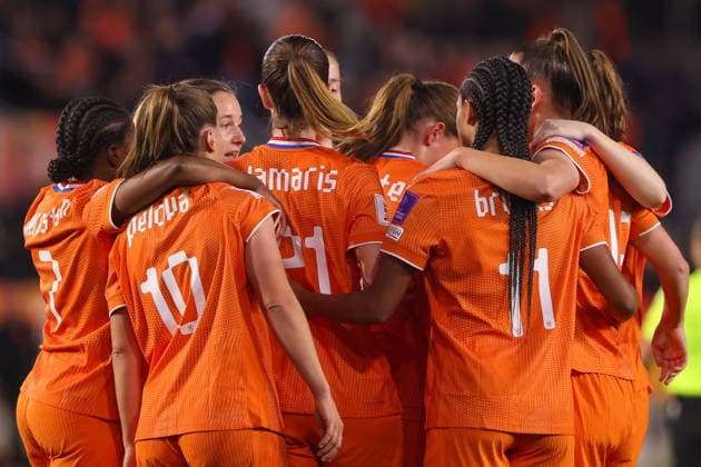 2026-04-14 Netherlands v France - UEFA Women s European Qualifiers - League Phase - Matchday 3 BREDA, NETHERLANDS - APRIL 14: Lineth Beerensteyn of Netherlands, Victoria Pelova of Netherlands, Damaris Egurrola of Netherlands, Esmee Brugts of Netherlands, Renee van Asten of Netherlands celebrates after scoring the first goal of the team during the UEFA Women s European Qualifiers - League Phase - Matchday 3 match between Netherlands and France at Rat Verlegh Stadion on April 14, 2026 in Breda, Netherlands. Breda Rat Verlegh Stadion Netherlands Content not available for redistribution in The Netherlands directly or indirectly through any third parties. Copyright: xHansxvanxderxValkx
