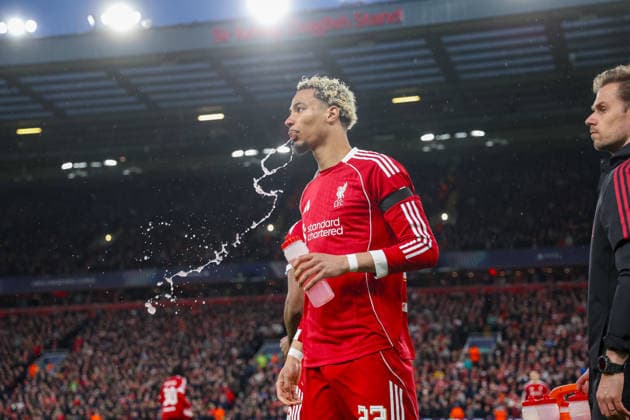 Football - UEFA Champions League - Quarter-Final - 2nd Leg - Liverpool FC v Paris Saint-Germain FC LIVERPOOL, ENGLAND - Tuesday, April 14, 2026: Liverpool s Hugo Ekitike spits his drink out before the UEFA Champions League Quarter-Final 2nd Leg match between Liverpool FC and Paris Saint-Germain FC at Anfield. (Photo by David Rawcliffe Propaganda) LIVERPOOL Anfield MERSEYSIDE ENGLAND  Copyright: xDavidxRawcliffex P2026-04-14-Liverpool_PSG-31