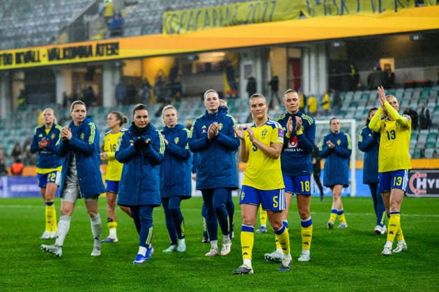 260414 Players of Sweden after the FIFA Women s World Cup Qualifier football match between Sweden and Denmark on April 14, 2026 in Gothenburg Photo Carl Sandin BILDBYRAN code CS CS0928 fotboll football soccer fotball vm kval kval fifa womens world cup qualifier qualifier sverige sweden danmark denmark dam bbeng women kvinner depp  Copyright: CARLxSANDIN BB260414CS057