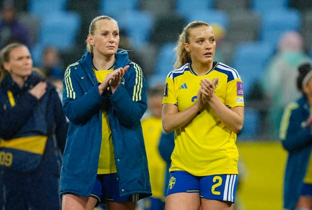 GÖTEBORG, SWEDEN 20260414 Swedens Stina Blackstenius and Smilla Holmberg are depressed after Tuesdays World Cup qualifying match between Sweden and Denmark at Gamla Ullevi in Gothenburg GÖTEBORG SWEDEN x9200x  Copyright: xBjörnxLarssonxRosvall TTx VM-KVAL SVERIGE-DANMARK