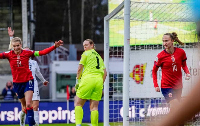 Women s international football match Norway Slovenia Lillestrom 20260414 Norway s Caroline Graham Hansen celebrates after scoring 3 0 during the Women s World Cup qualifying match between Norway and Slovenia at Arasen Stadium Photo Lise Aserud NTB Lillestrom Norway EDITORIAL USE ONLY RESTRICTED USE FOR BETTING COMPANIES  Copyright: xLisexAserudx xNTBx
