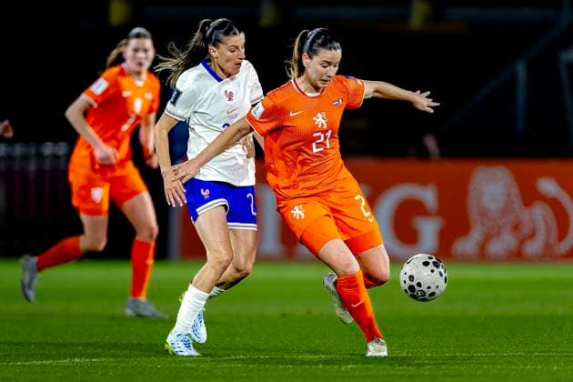 BREDA France player Anaele Le Moguedec, Netherlands player Damaris Egurrola during the European qualifying match between the Netherlands and France at Rat Verlegh Stadium on April 14 in Breda, the Netherlands Photo by DeFodi Images