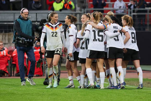 14 04 2026, xgrfx, Soccer World Cup Qualification Women , Germany Austria v l Goal, Sjoeke Nüsken German Womens National Team DFL DFB REGULATIONS PROHIBIT ANY USE OF PHOTOGRAPHS as IMAGE SEQUENCES and or QUASI VIDEO Nuremberg